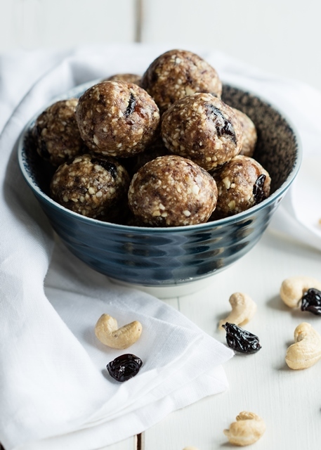 Cashew Ginger Energy Balls Stevia